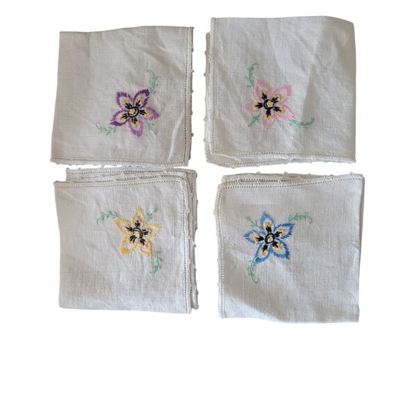 Vintage MCM Hand Embroidery Cocktail or Dinner Napkins 4 Different Designs 10 in - Picture 7 of 9